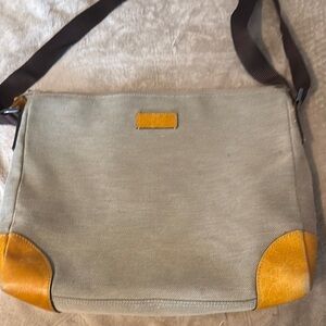 Gucci Tan and Brown Large Messenger Bag with Classic Design